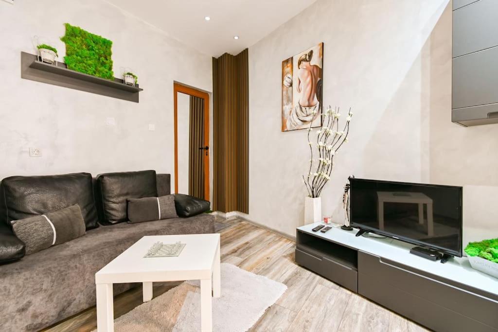 Velar 1Bdr Apartment Sofia Exterior photo